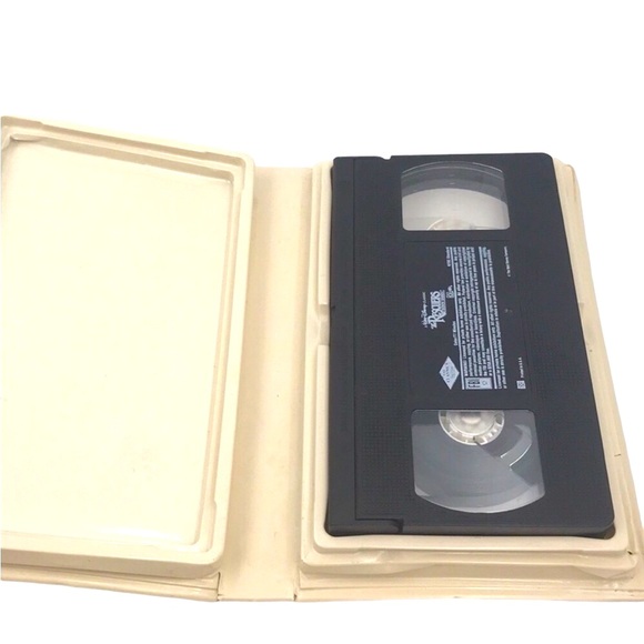 Disney Rescuers Down Under 📼 VHS - Picture 4 of 8